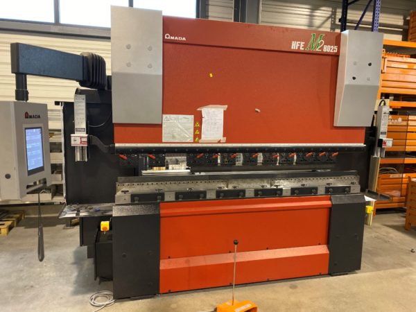 AMADA HFE-8025M2