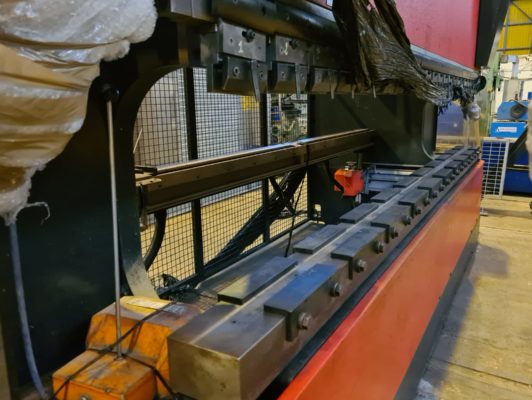 AMADA HFE 220-4L