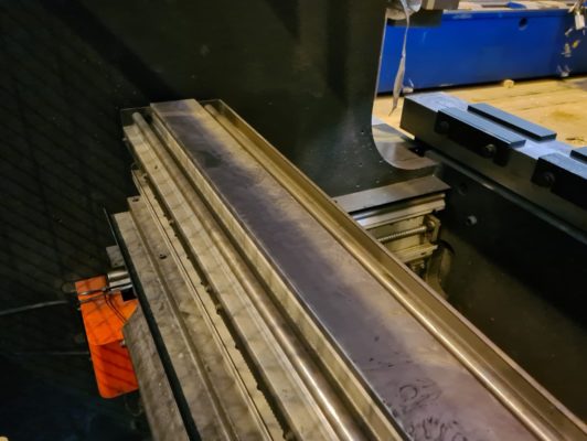 AMADA HFE 220-4L