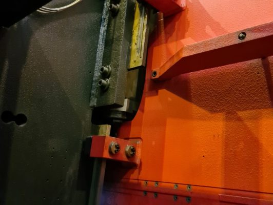 AMADA HFE 220-4L